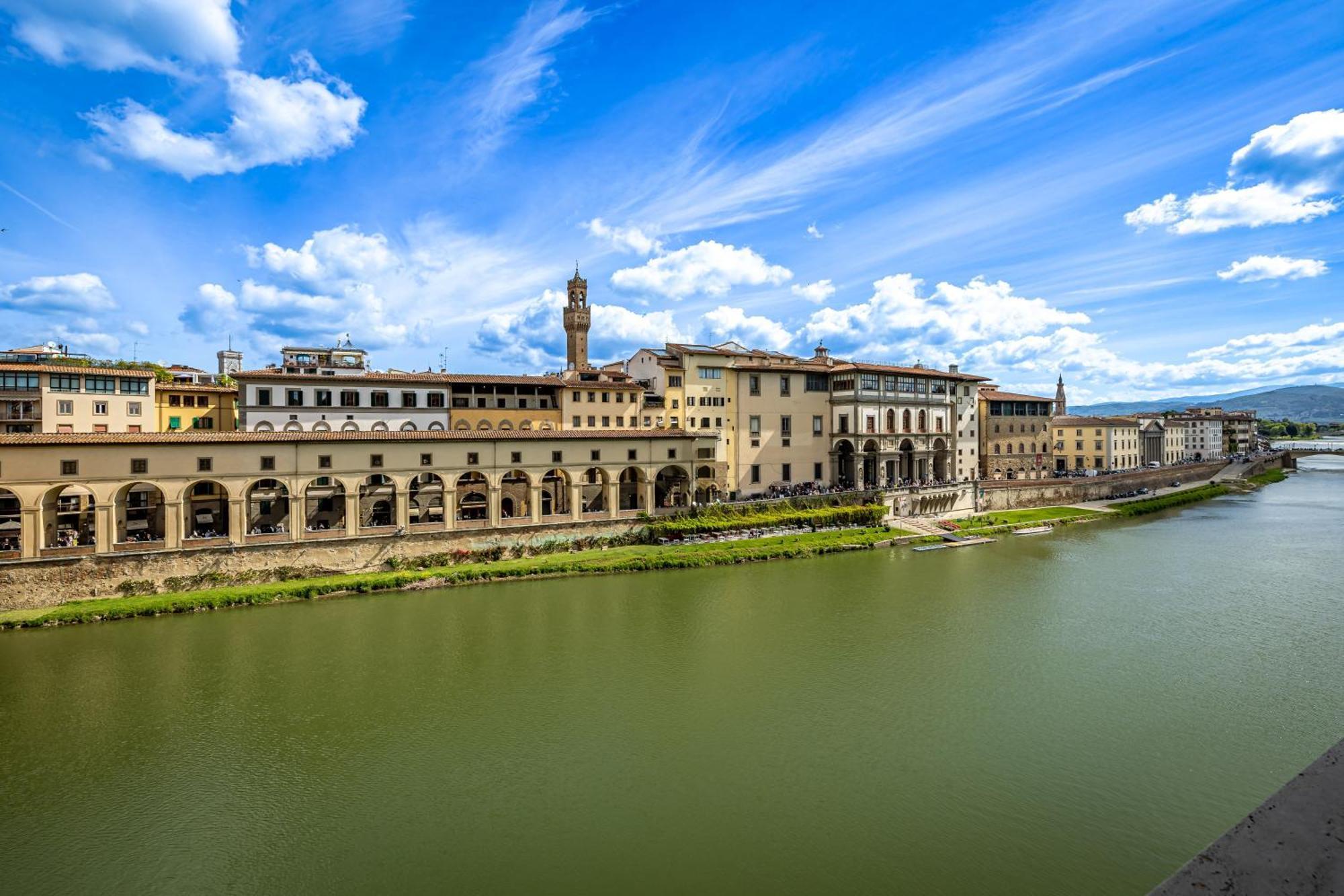 Yd Balcony On Pontevecchio View Florença Exterior foto